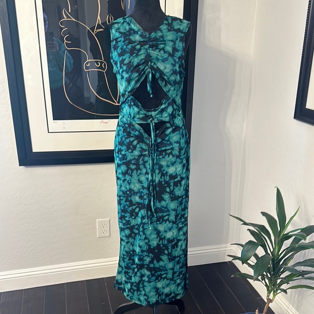 Chic Blue Tie-Dye Cut-Out Dress